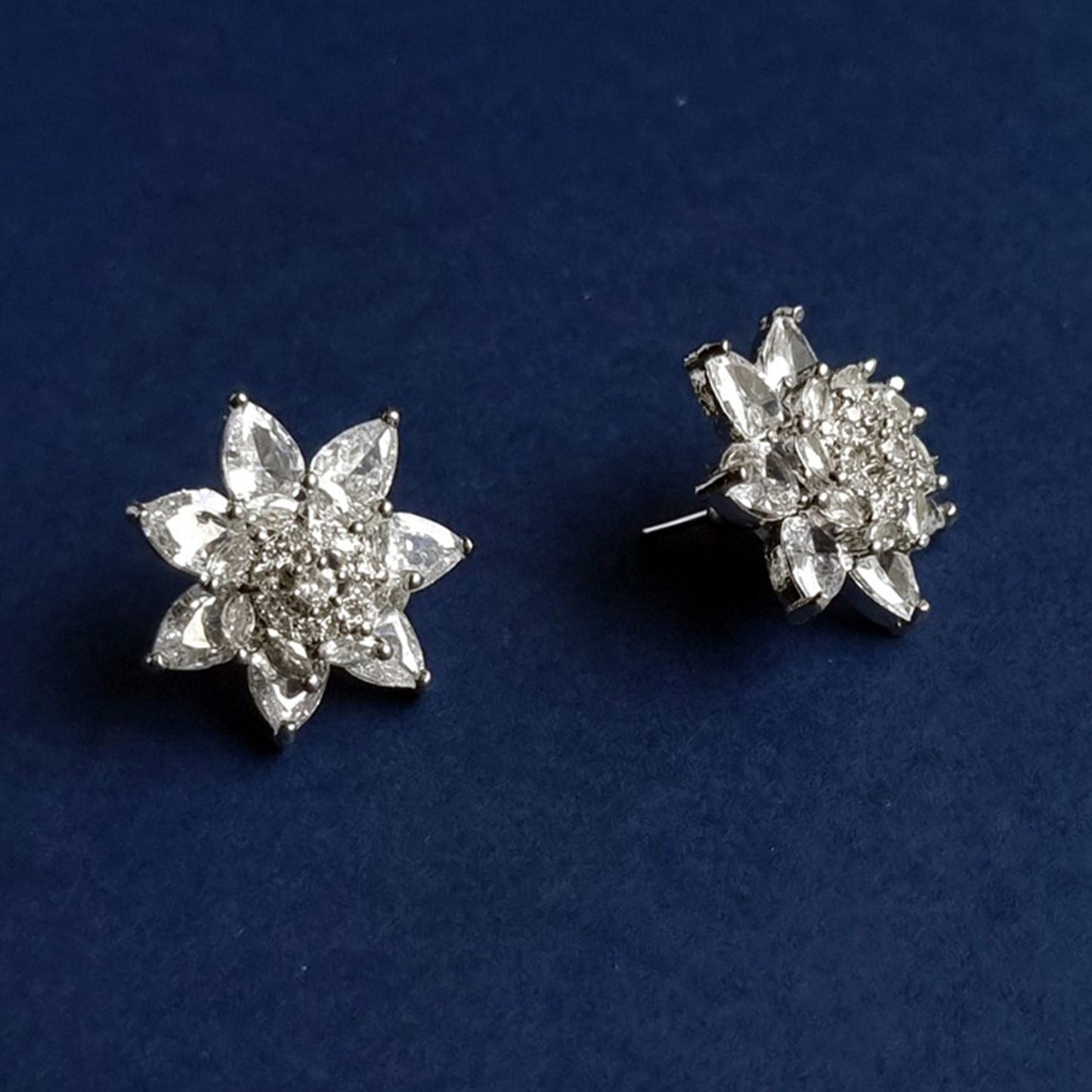 Silver flower-shaped Two-Way Stud Earrings