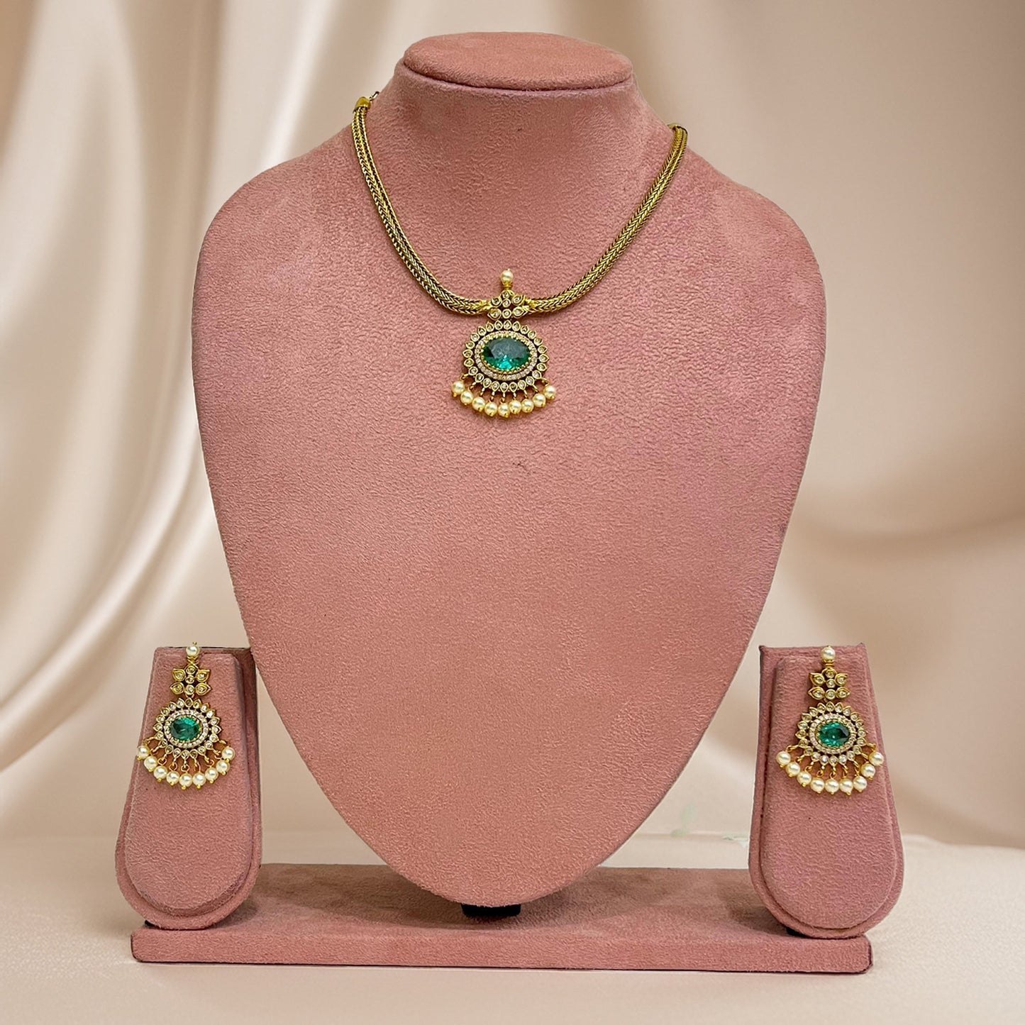 Gold Clara Pendant Set