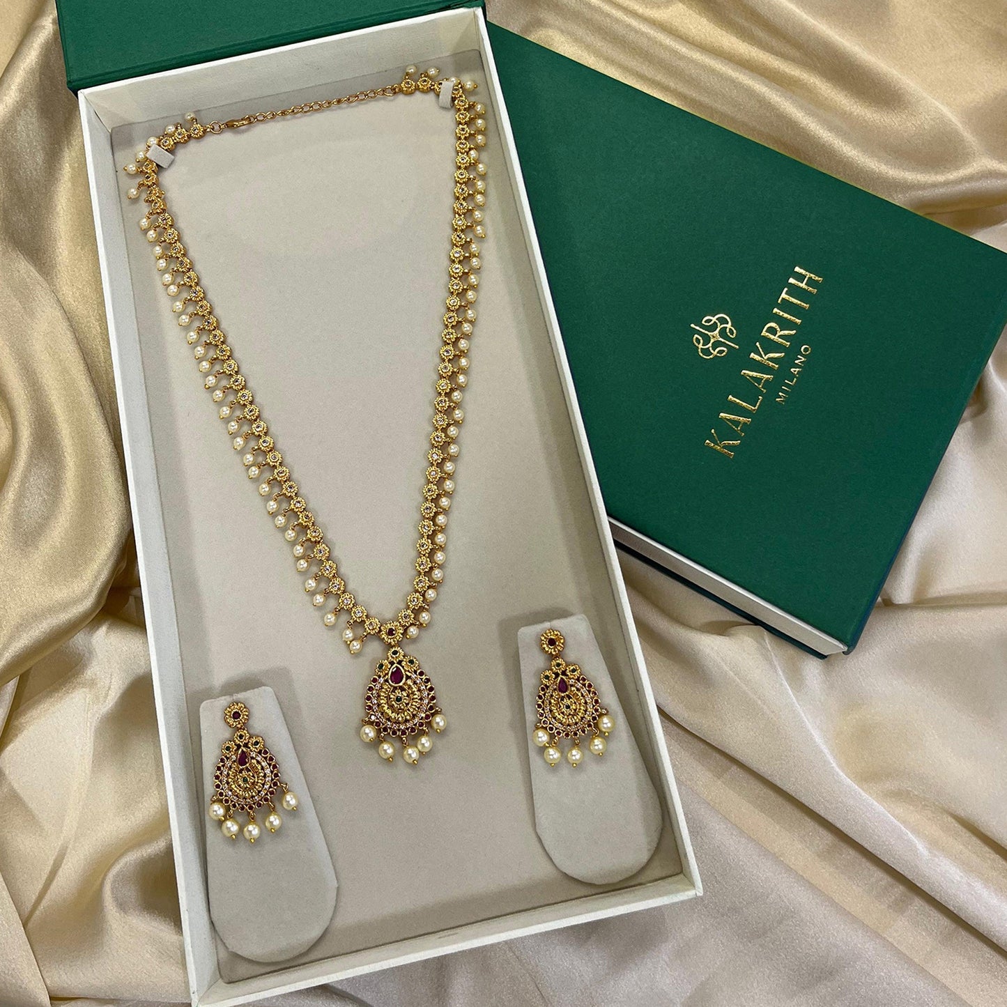 Vaidehi Gold Long Necklace Set