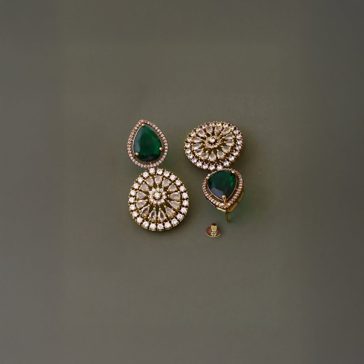 Zoya Emerald Necklace Set