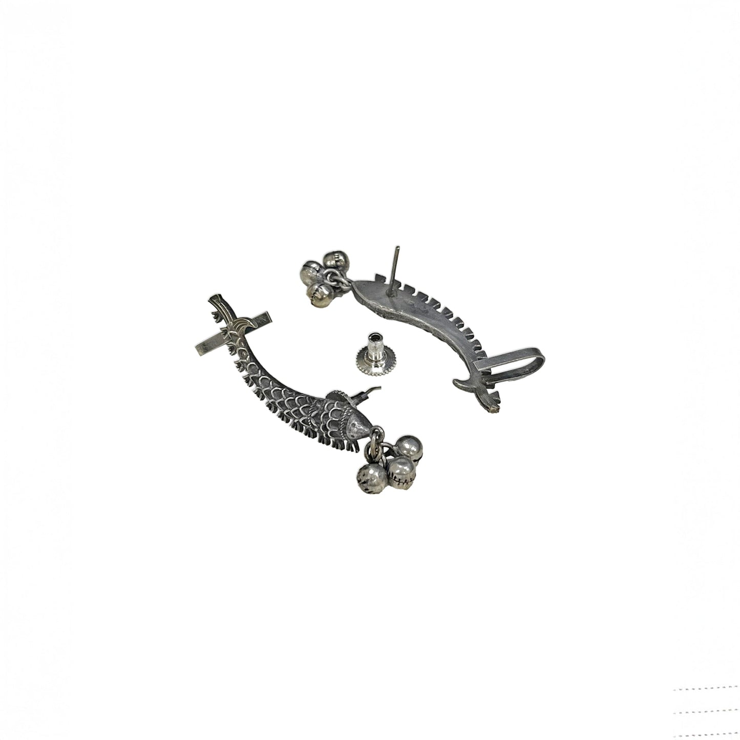 Meenal Oxidised Earcuff