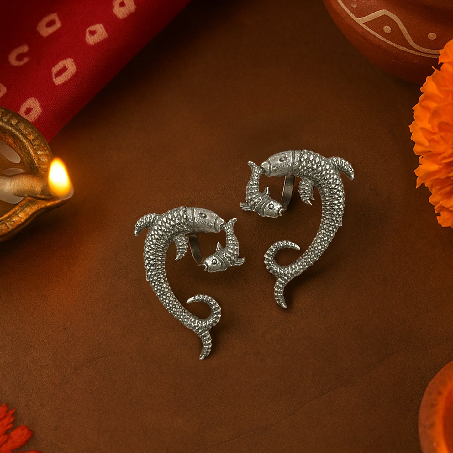 Meenakshi Oxidised Earcuff