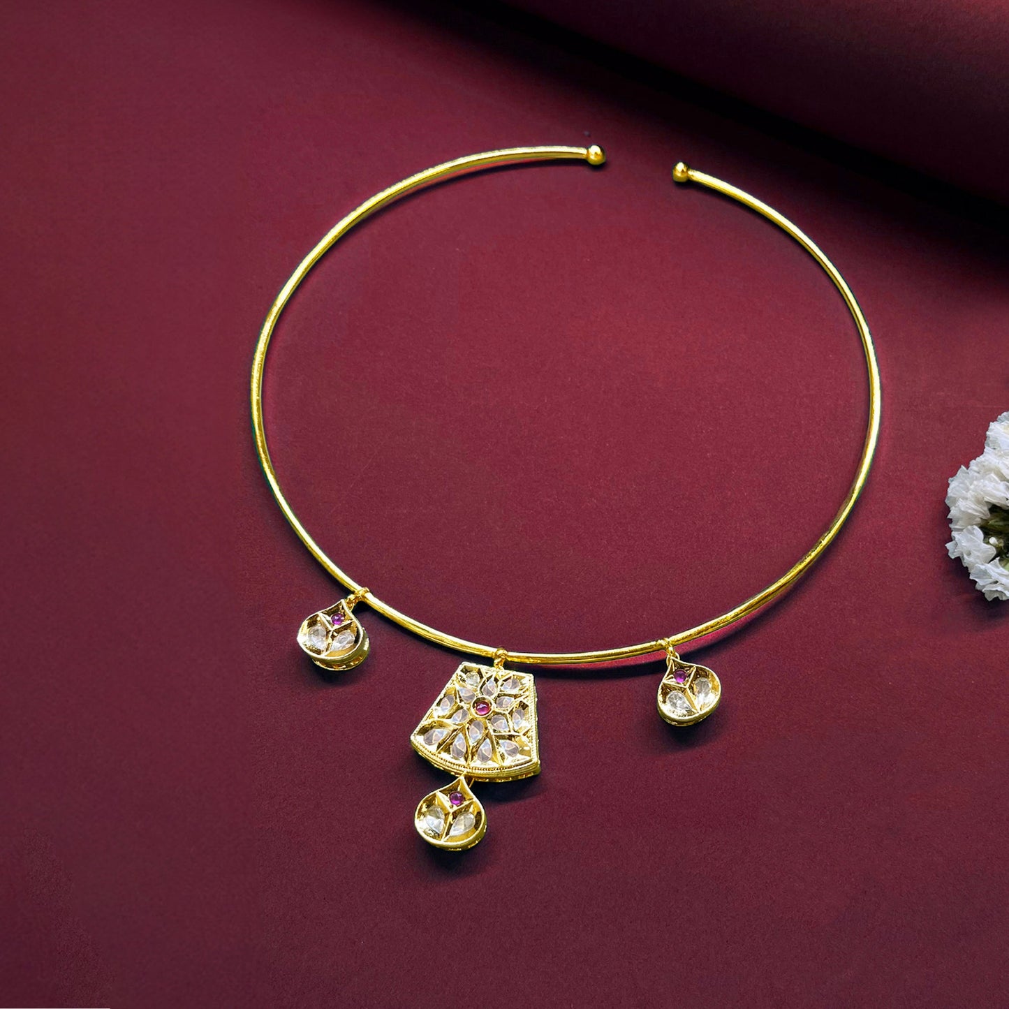 Manjari Hasli Kundan Set