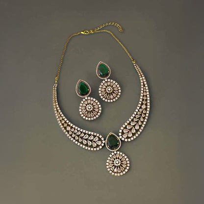 Zoya Emerald Necklace Set