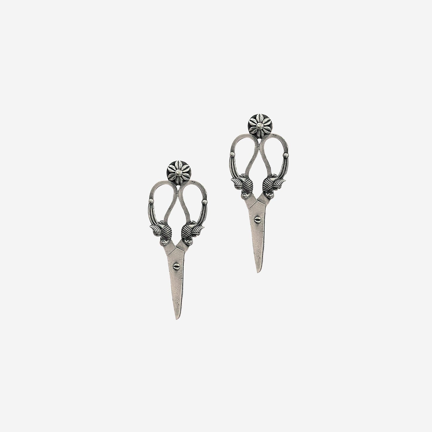 Kainchi Oxidised Studs
