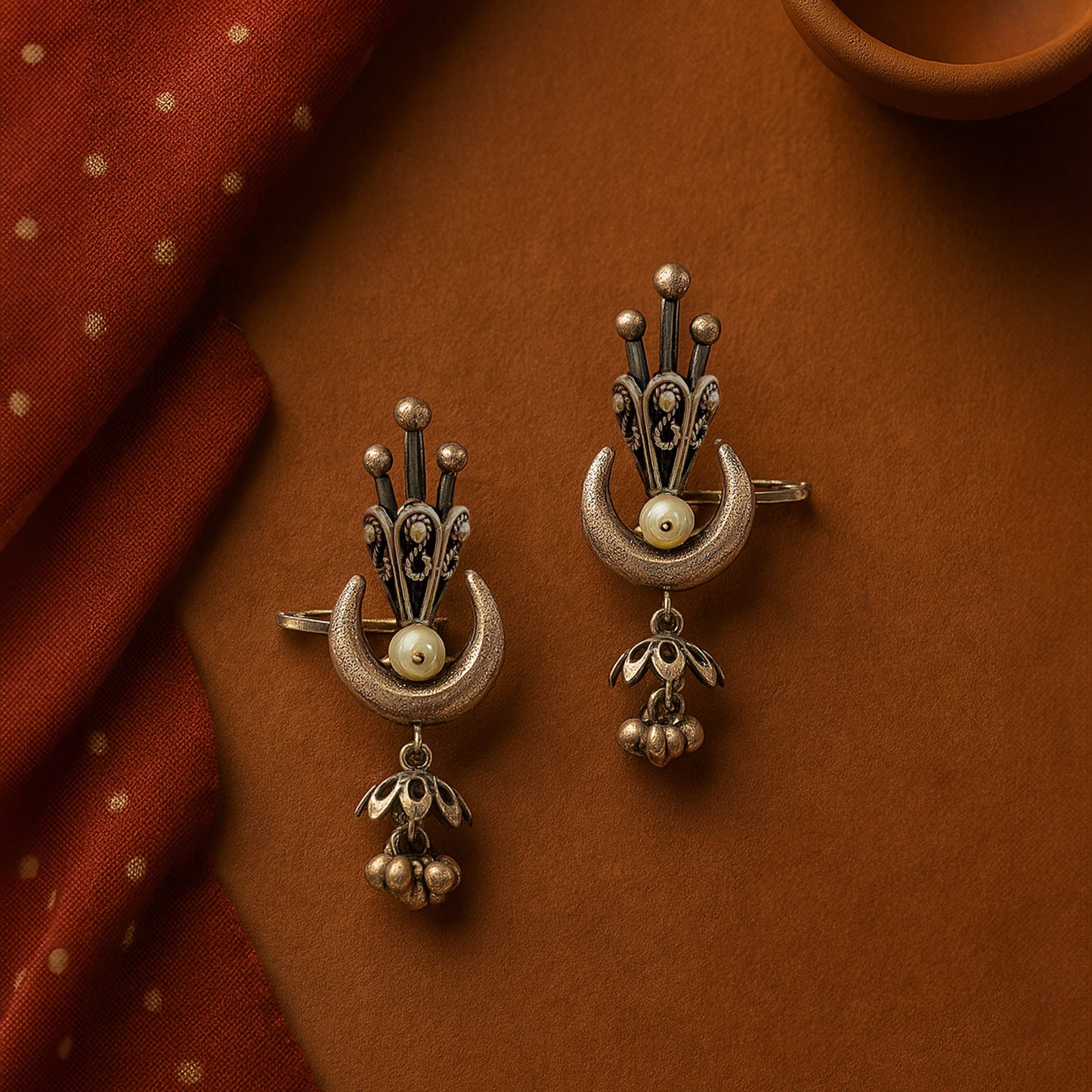 Chandra Oxidised Earcuff