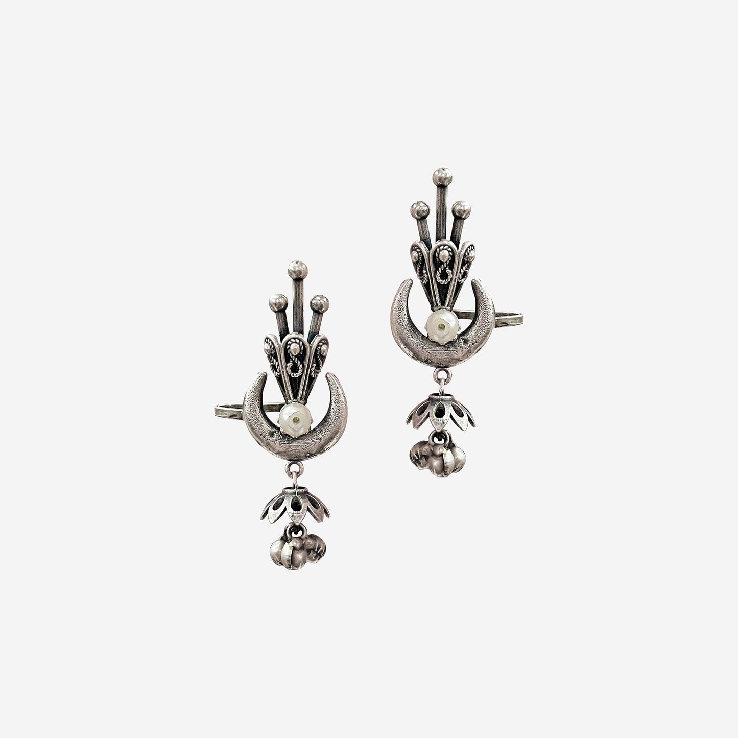 Chandra Oxidised Earcuff