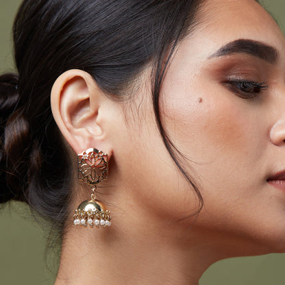Gold Filligree Jhumka Earring