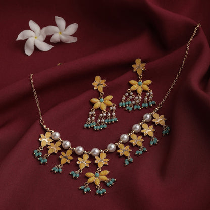 Yellow  Kundan Jewelry Set