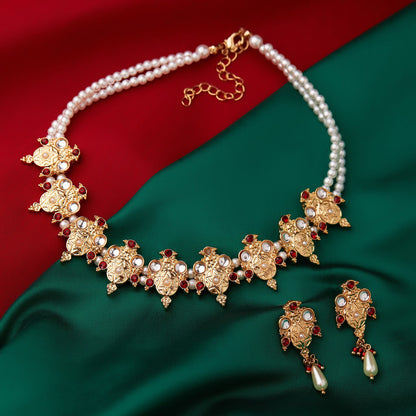 Gold Kundan And Pearl Jewelry Set