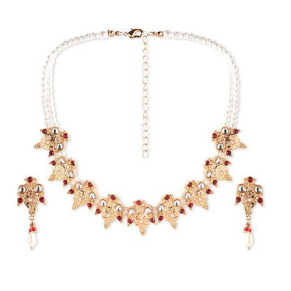 Gold Kundan And Pearl Jewelry Set
